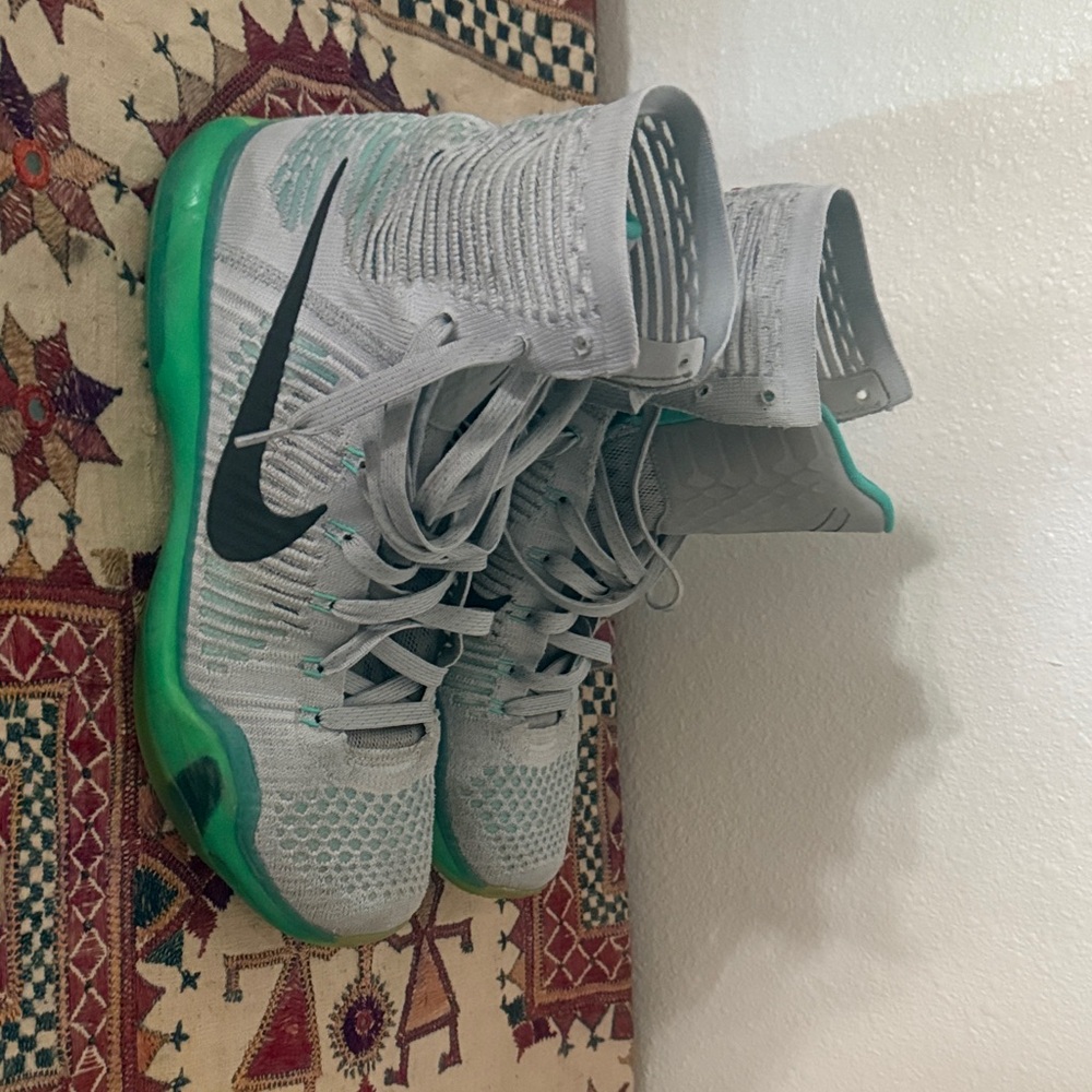 Kobe Nike Light Gray Flyknit High-Top Basketball Shoes with Green Sole